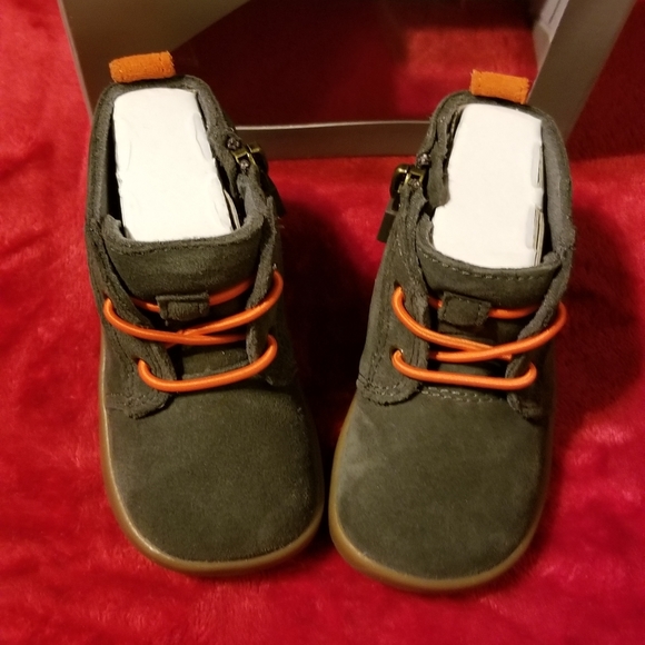 UGG Boots - Picture 3 of 5